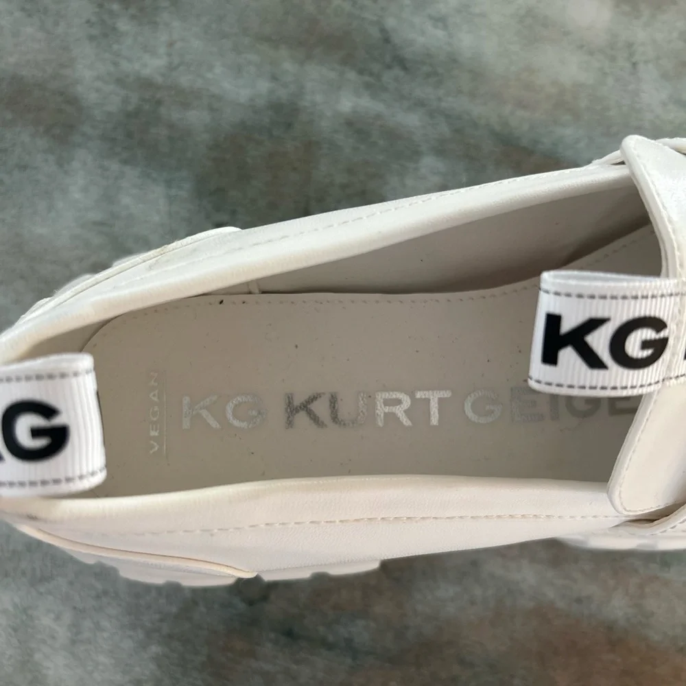 NWOT Kurt Geiger White chunky lug sole loafers, women’s size 38.5/8.5 US. EC